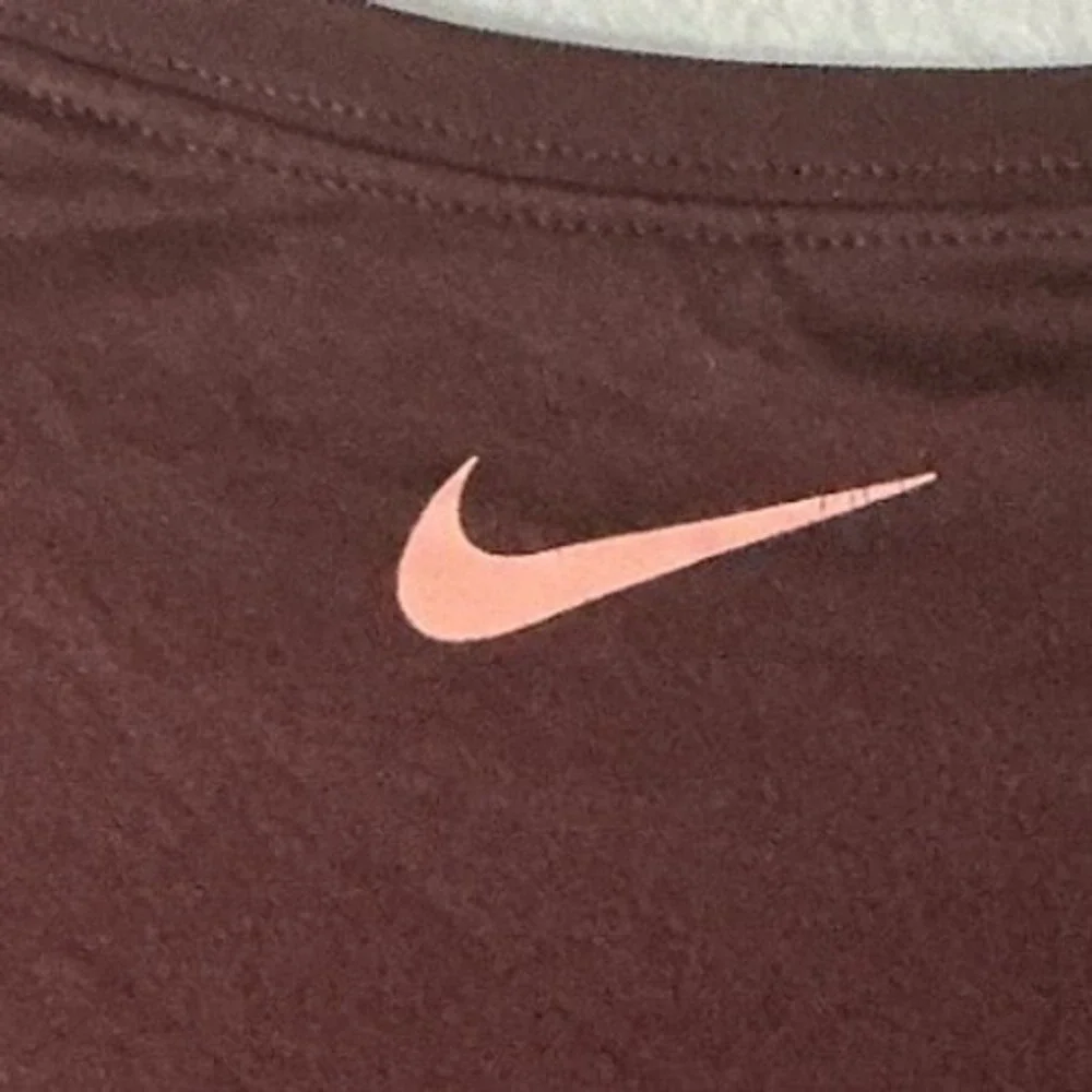 Nike Tank + Crop + Long Sleeve Womens Activewear Tops X-Large Burgundy Black